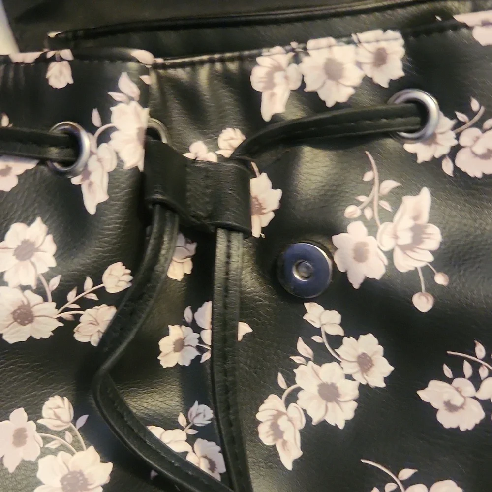 Wild Fable‎ Floral Black Mini Backpack